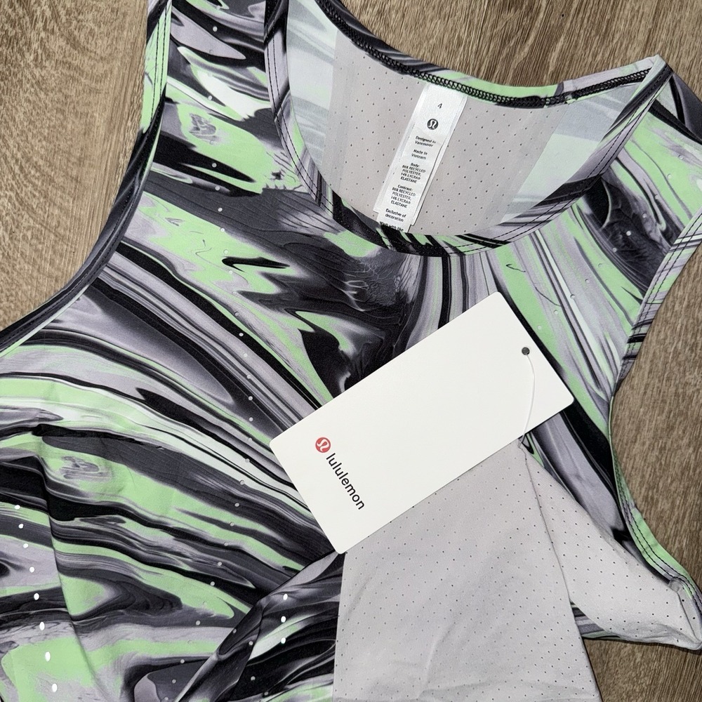 NWT Lululemom Swift Ventilated Running Tank Womens 4 Green White Paint Cropped